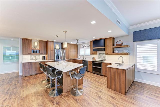 14813 Laguna DR 401, Fort Myers, FL 33908