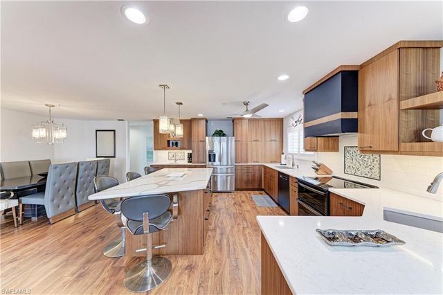 14813 Laguna DR 401, Fort Myers, FL 33908