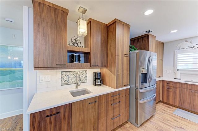 14813 Laguna DR 401, Fort Myers, FL 33908