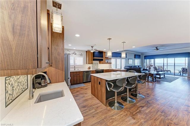 14813 Laguna DR 401, Fort Myers, FL 33908