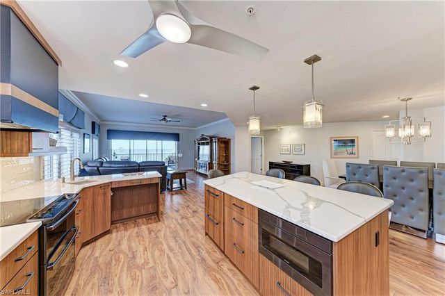 14813 Laguna DR 401, Fort Myers, FL 33908