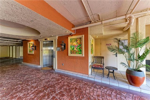 14813 Laguna DR 401, Fort Myers, FL 33908