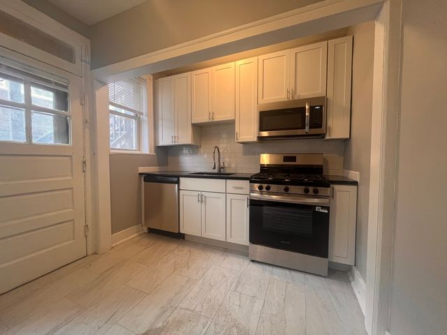 1624 W Sherwin Avenue 2N, Chicago, IL 60626