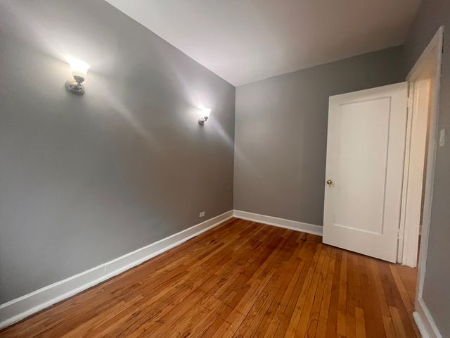 1624 W Sherwin Avenue 2N, Chicago, IL 60626