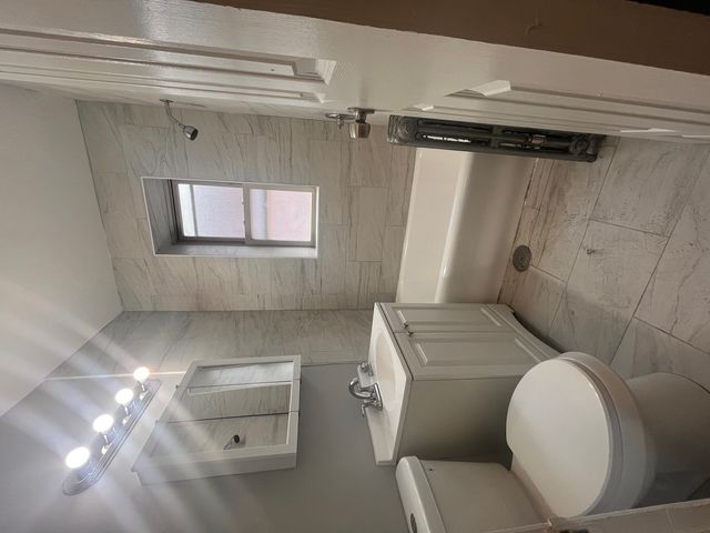 1624 W Sherwin Avenue 2N, Chicago, IL 60626