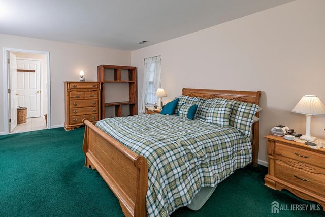 4 Gramercy Road, South Brunswick, NJ 08852