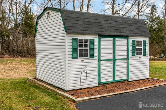 4 Gramercy Road, South Brunswick, NJ 08852