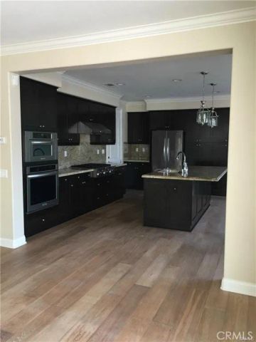 102 Shadowbrook, Irvine, CA 92604