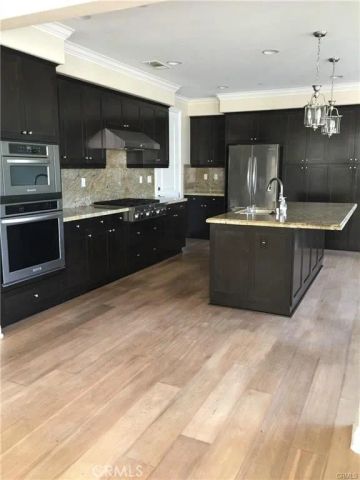 102 Shadowbrook, Irvine, CA 92604