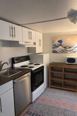 1036 E 43rd ST B, Austin, TX 78751