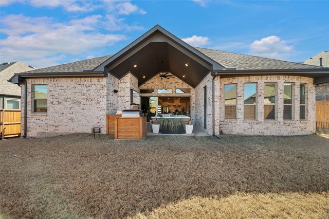 9429 Surveyor Road, Oak Point, TX 75068