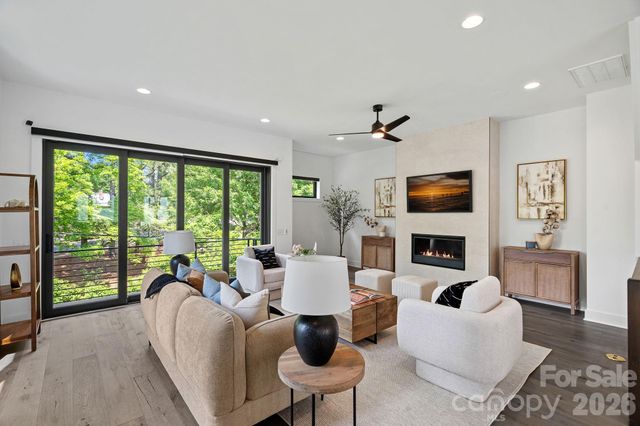 1006 Westbrook Drive B, Charlotte, NC 28202