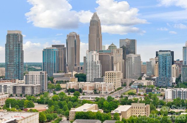 1006 Westbrook Drive B, Charlotte, NC 28202