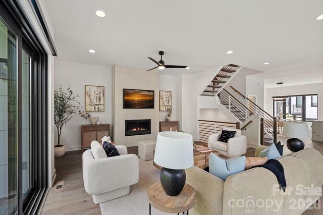1006 Westbrook Drive B, Charlotte, NC 28202