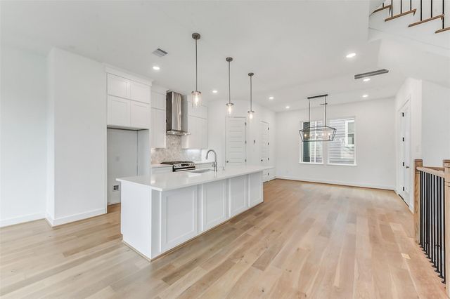 806 Fisher Street G, Houston, TX 77018