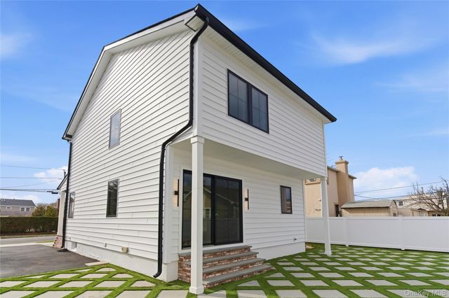 130 Albany Avenue, Westbury, NY 11590