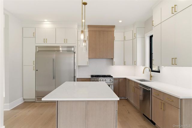 130 Albany Avenue, Westbury, NY 11590