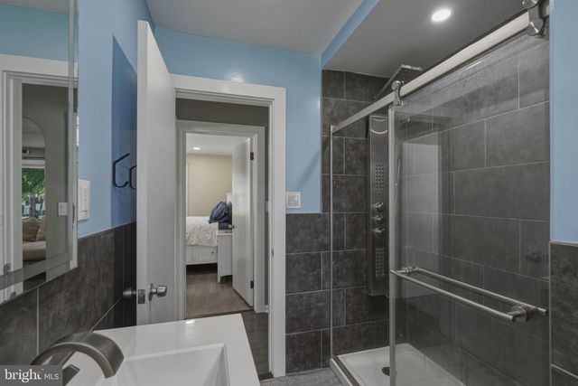 425 ERIE AVE, Penns Grove, NJ 08069