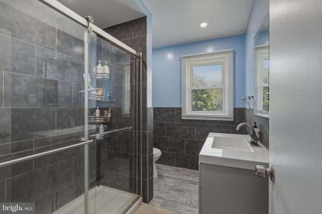 425 ERIE AVE, Penns Grove, NJ 08069