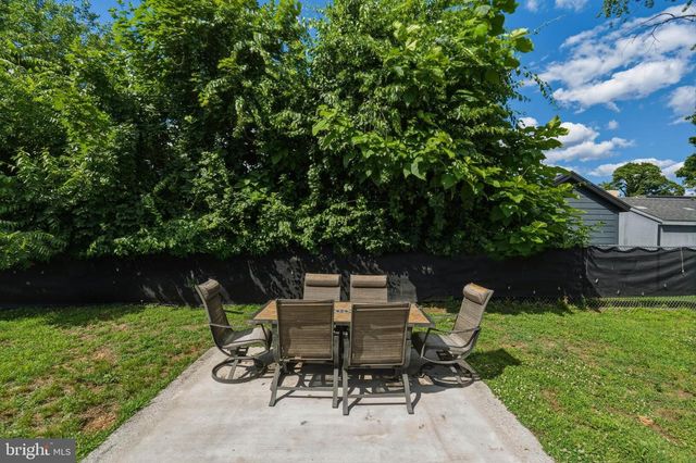 425 ERIE AVE, Penns Grove, NJ 08069
