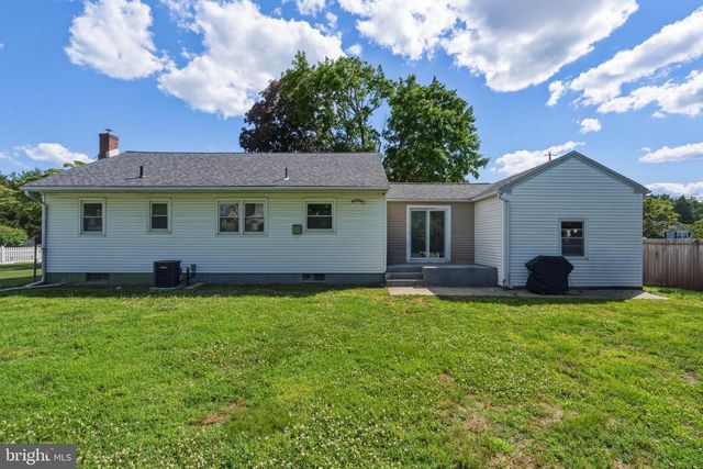 425 ERIE AVE, Penns Grove, NJ 08069