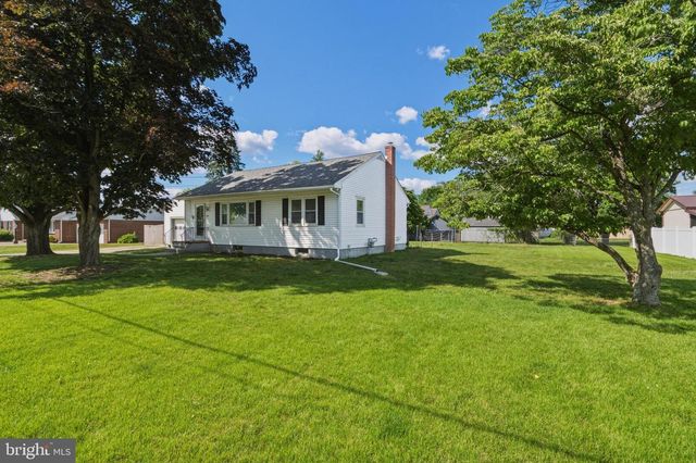 425 ERIE AVE, Penns Grove, NJ 08069