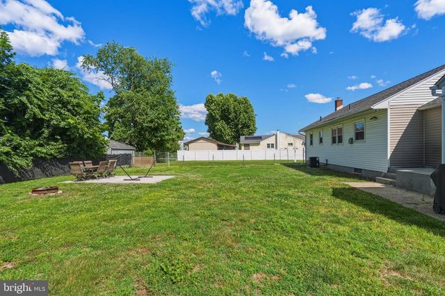 425 ERIE AVE, Penns Grove, NJ 08069