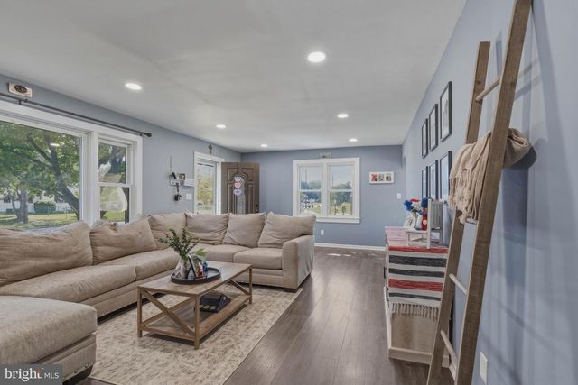 425 ERIE AVE, Penns Grove, NJ 08069