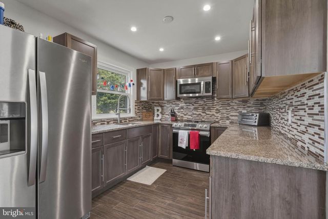 425 ERIE AVE, Penns Grove, NJ 08069