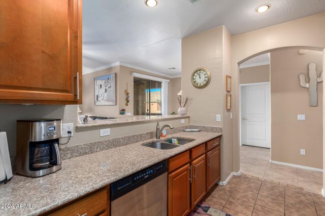 955 E KNOX Road 244, Chandler, AZ 85225