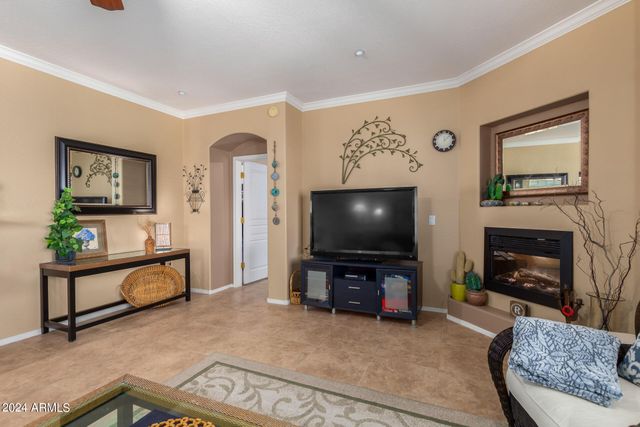 955 E KNOX Road 244, Chandler, AZ 85225