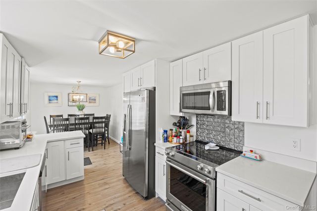 26 Allegheny Drive E, Farmingville, NY 11738