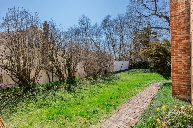 26 Allegheny Drive E, Farmingville, NY 11738