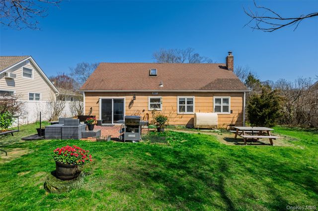 26 Allegheny Drive E, Farmingville, NY 11738