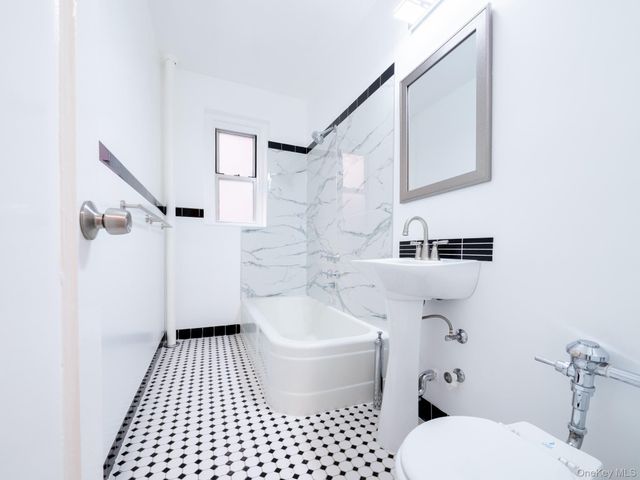 64-85 Saunders Street A9, Rego Park, NY 11375