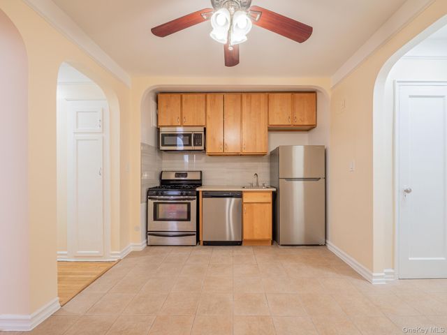 64-85 Saunders Street A9, Rego Park, NY 11375