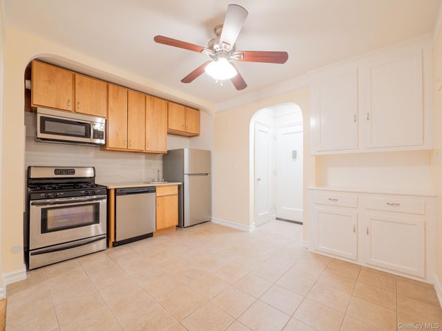 64-85 Saunders Street A9, Rego Park, NY 11375