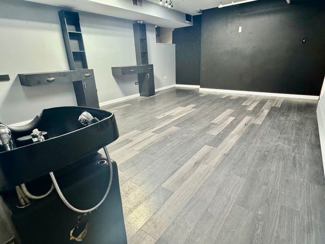 25 S Washington Street LL200, Naperville, IL 60540