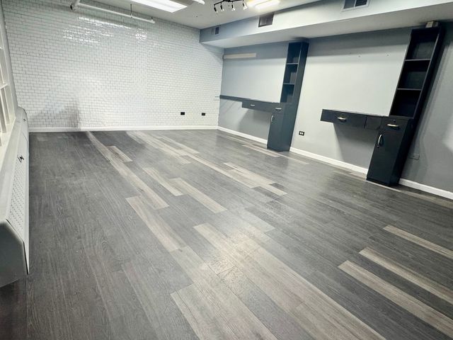 25 S Washington Street LL200, Naperville, IL 60540