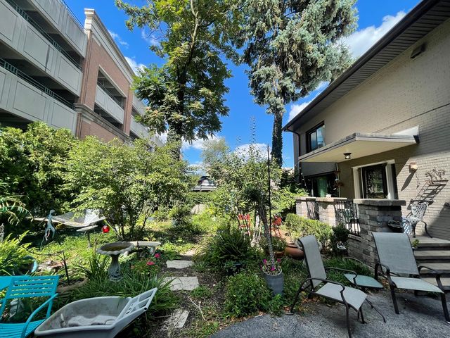 25 S Washington Street LL200, Naperville, IL 60540