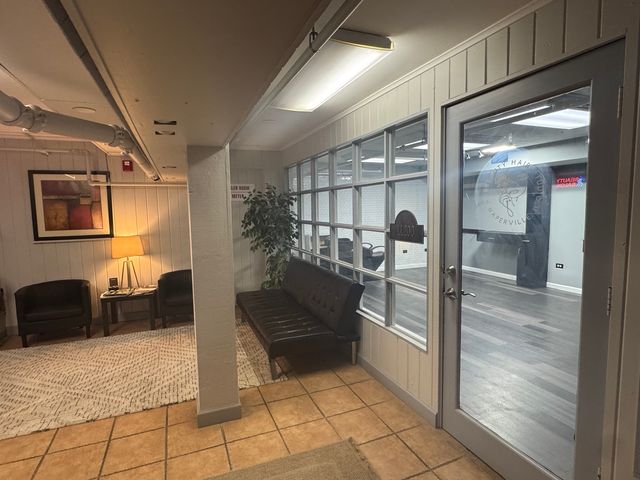 25 S Washington Street LL200, Naperville, IL 60540