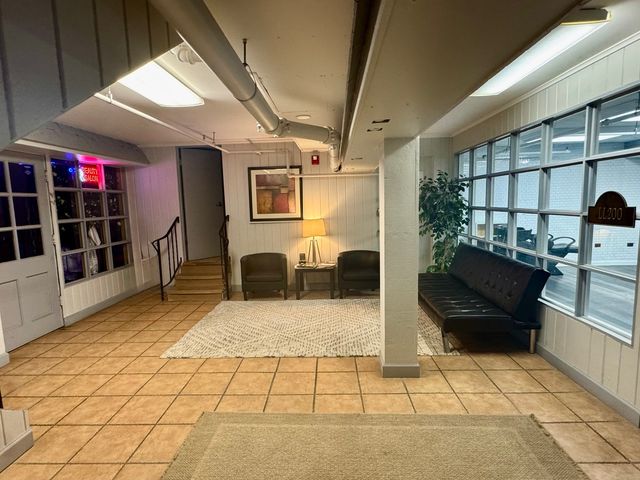 25 S Washington Street LL200, Naperville, IL 60540