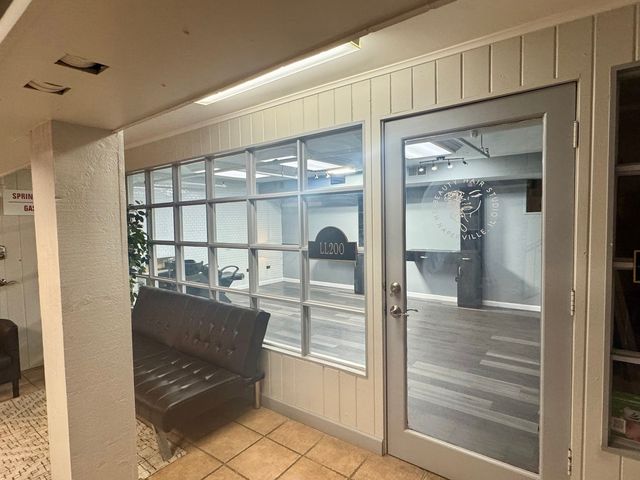 25 S Washington Street LL200, Naperville, IL 60540