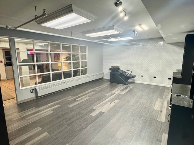 25 S Washington Street LL200, Naperville, IL 60540