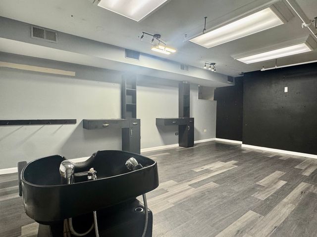 25 S Washington Street LL200, Naperville, IL 60540