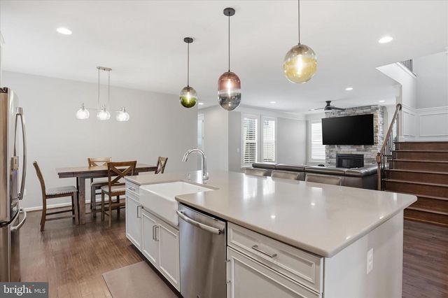 1018 LACONIAN ST SE, Leesburg, VA 20175