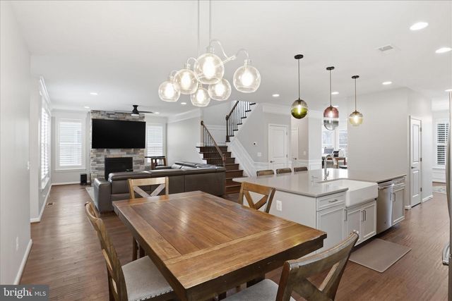 1018 LACONIAN ST SE, Leesburg, VA 20175