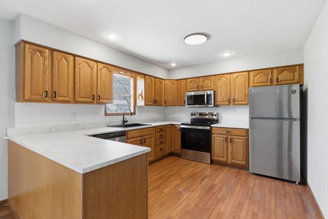 2449 S Westwood Avenue, Springfield, MO 65807