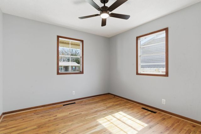 2449 S Westwood Avenue, Springfield, MO 65807