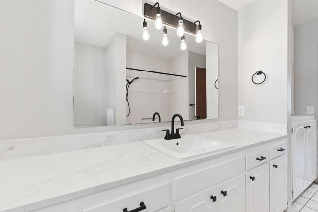 2449 S Westwood Avenue, Springfield, MO 65807